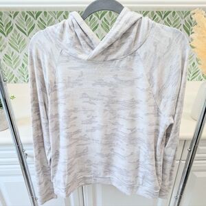 Gap Camo Softspun Hooded Pullover Sweater  M Gray